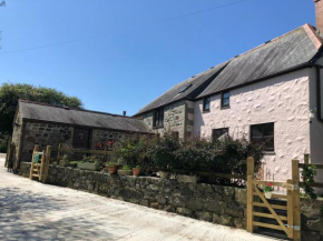 Farm accommodation The Lizard Peninsula, Cornwall
